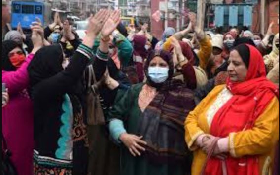 Anganwadi workers protest in Srinagar over unpaid dues, authorities’ indifference