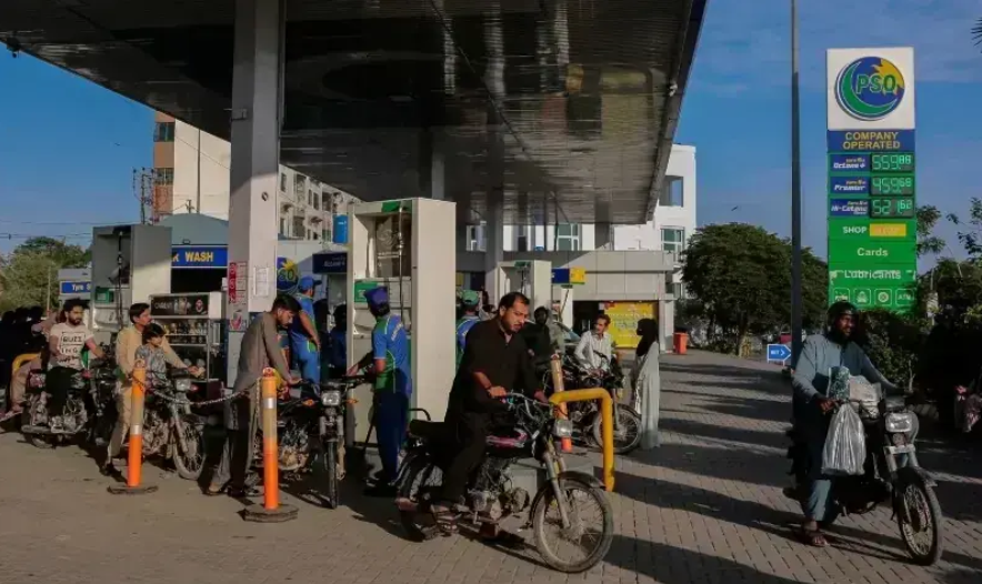 Govt cuts petrol, diesel prices by Rs22